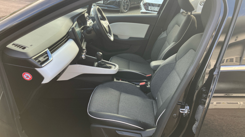 Renault Clio 1.6 E-TECH full hybrid 145 Techno 5dr Auto Hybrid Hatchback